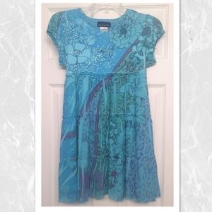 Flowery girls dress!